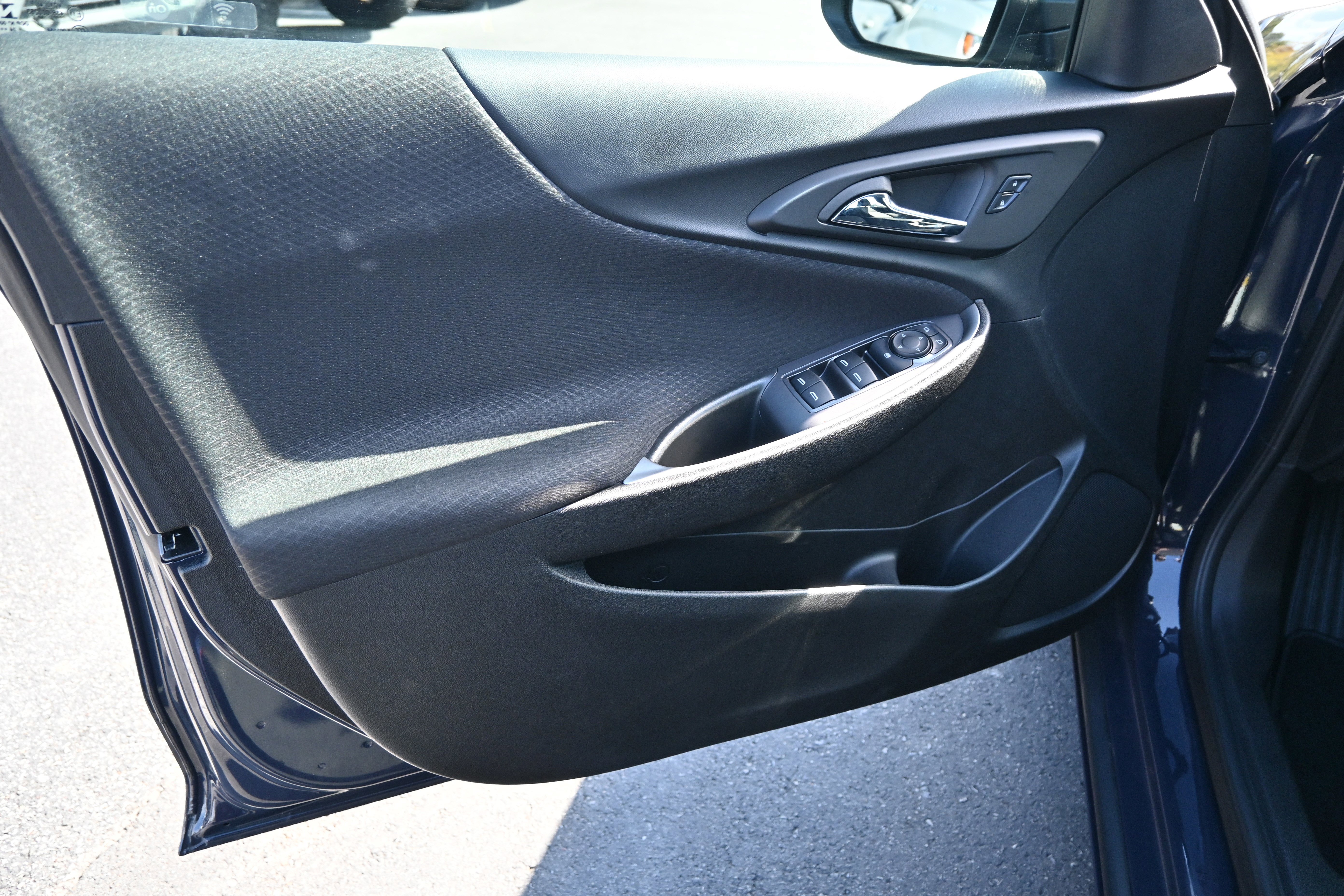 Used 2025 Chevrolet Malibu RS image 15