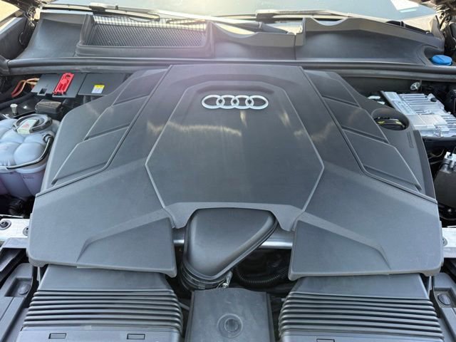 Used 2020 Audi Q8 Premium Plus AWD/4WD image 34