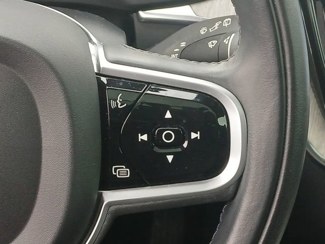 Used 2022 Volvo XC60 B5 Inscription w/ Climate Package image 10