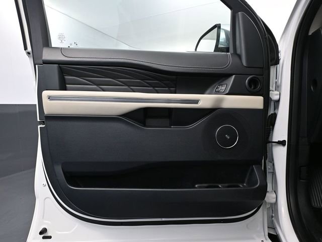 Used 2021 Ford Expedition Platinum image 19