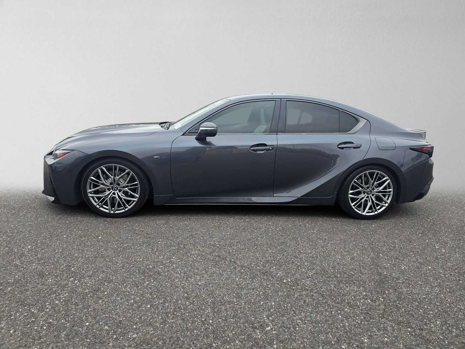 Used 2022 Lexus IS 500 RWD image 6