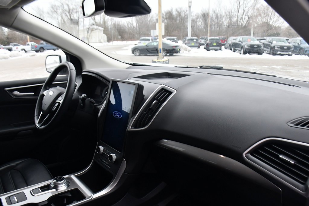 Used 2024 Ford Edge SEL w/ Convenience Package image 15