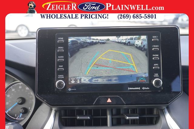Used 2022 Toyota Venza LE image 19