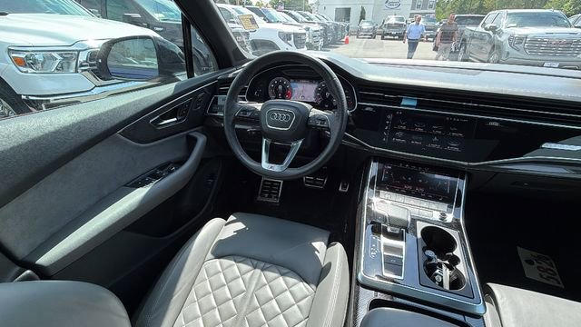Used 2021 Audi SQ7 Premium Plus w/ Driver Assistance Package AWD/4WD image 23