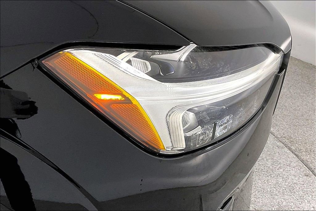 Certified 2023 Volvo XC60 B5 Plus w/ Protection Package Premier image 39