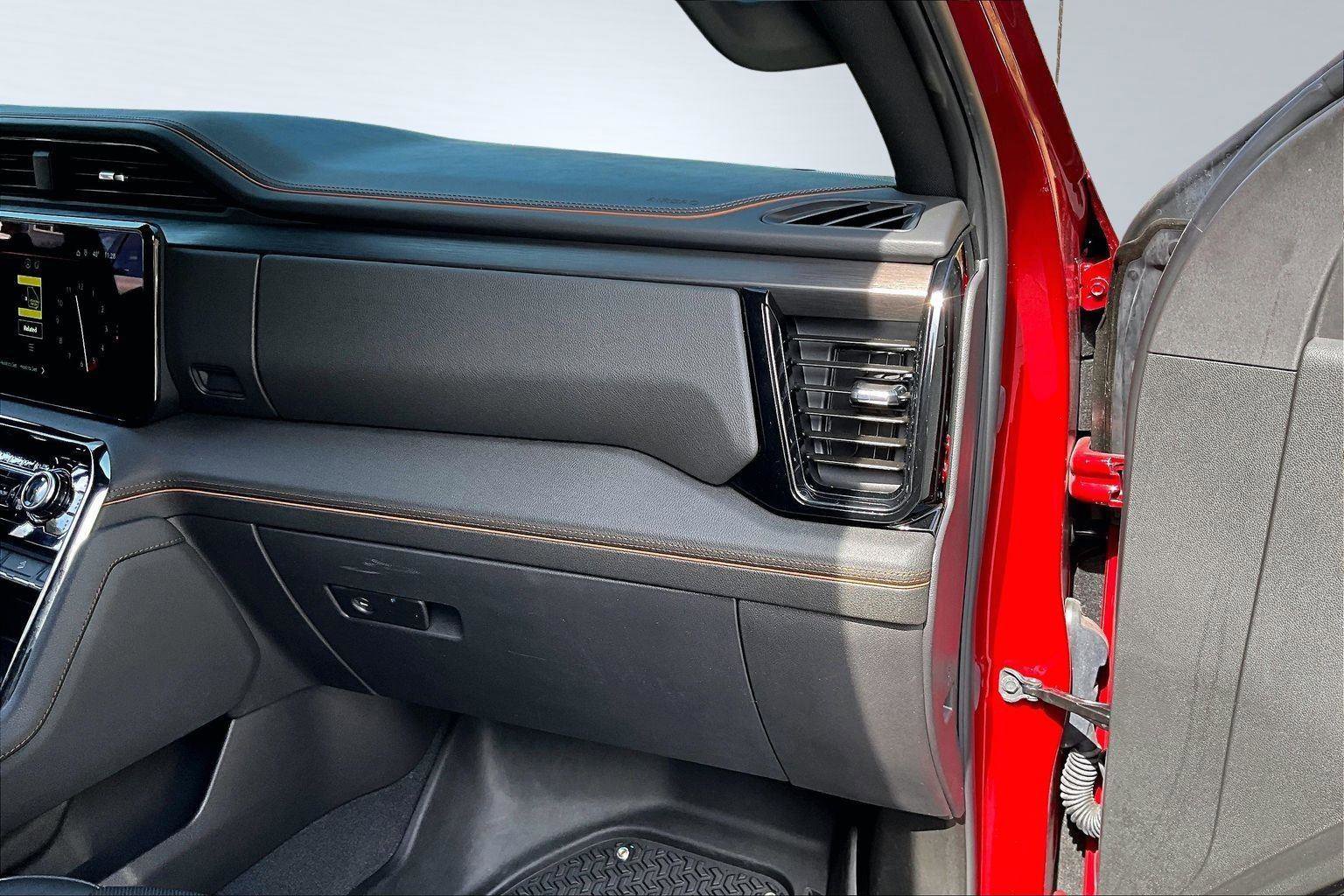 Used 2025 GMC Sierra 1500 AT4 w/ AT4 Premium Package image 18