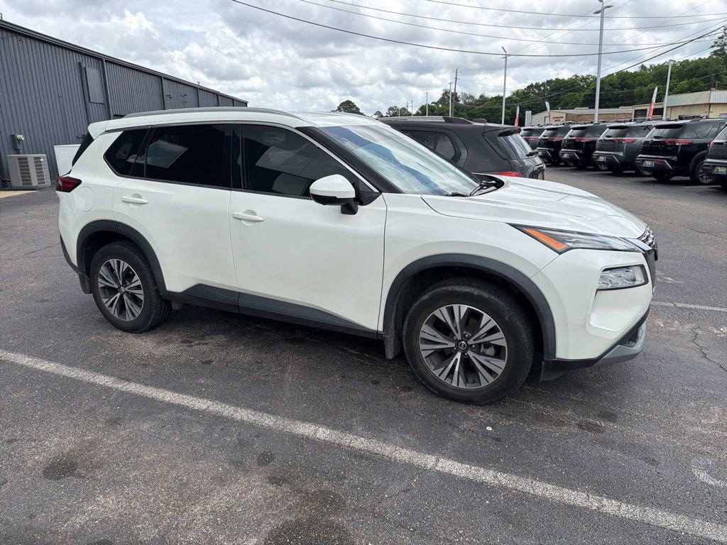 Used 2021 Nissan Rogue SV w/ Premium Package FWD image 4
