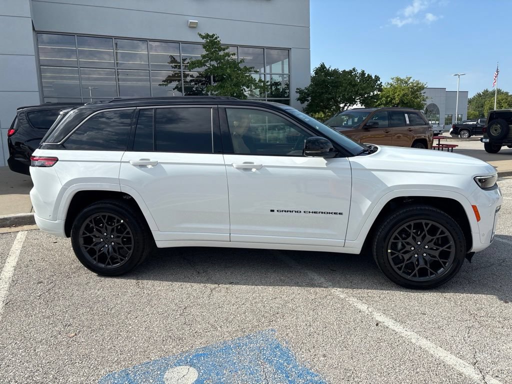New 2027 Jeep Grand Cherokee Summit w/ Obsidian Package AWD/4WD image 13