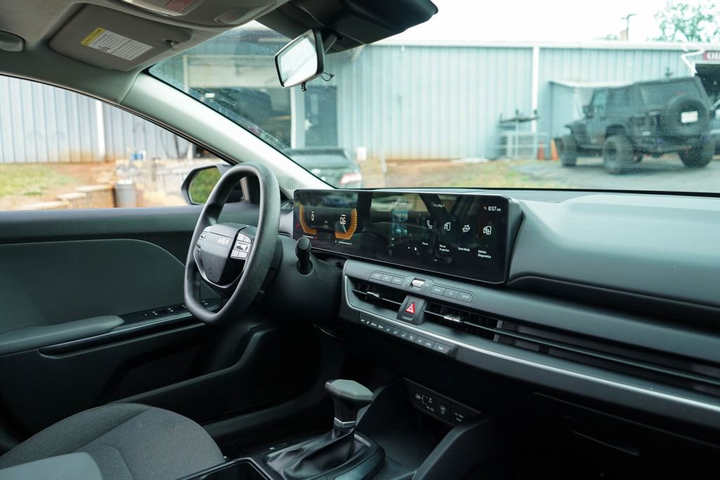 Used 2025 Kia K4 FWD image 14