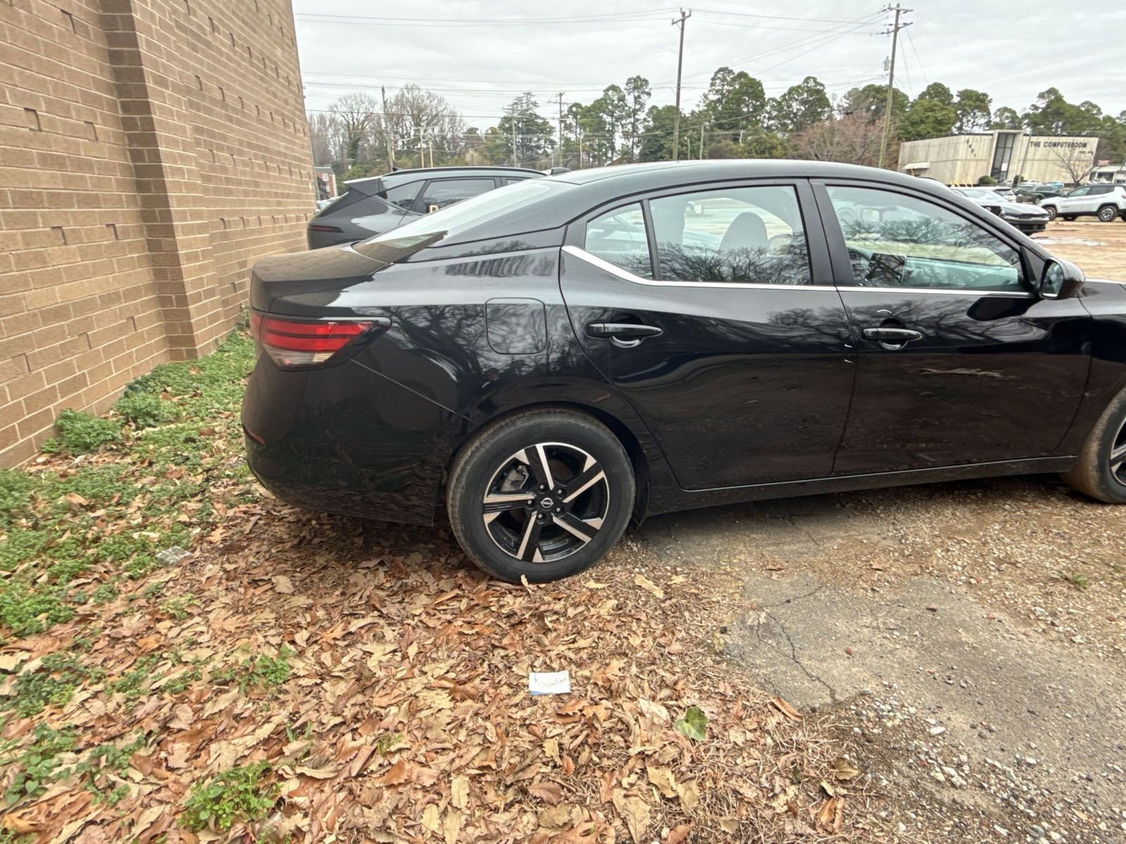 Used 2025 Nissan Sentra SV image 11