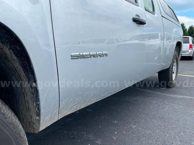 Used 2013 GMC Sierra 1500 W/T AWD/4WD image 10