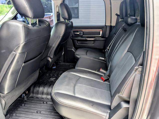 Used 2018 RAM 1500 Laramie w/ Convenience Group AWD/4WD image 13