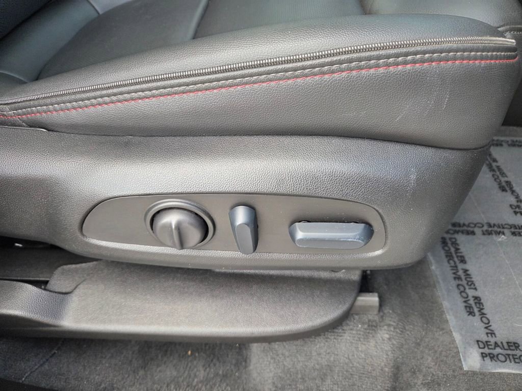 Certified 2023 Chevrolet Traverse RS w/ LPO, Floor Liner Package AWD/4WD image 18