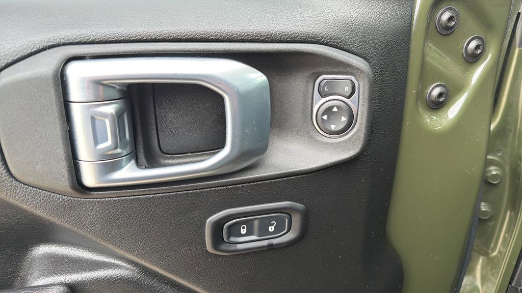 Used 2023 Jeep Gladiator Sport AWD/4WD image 19