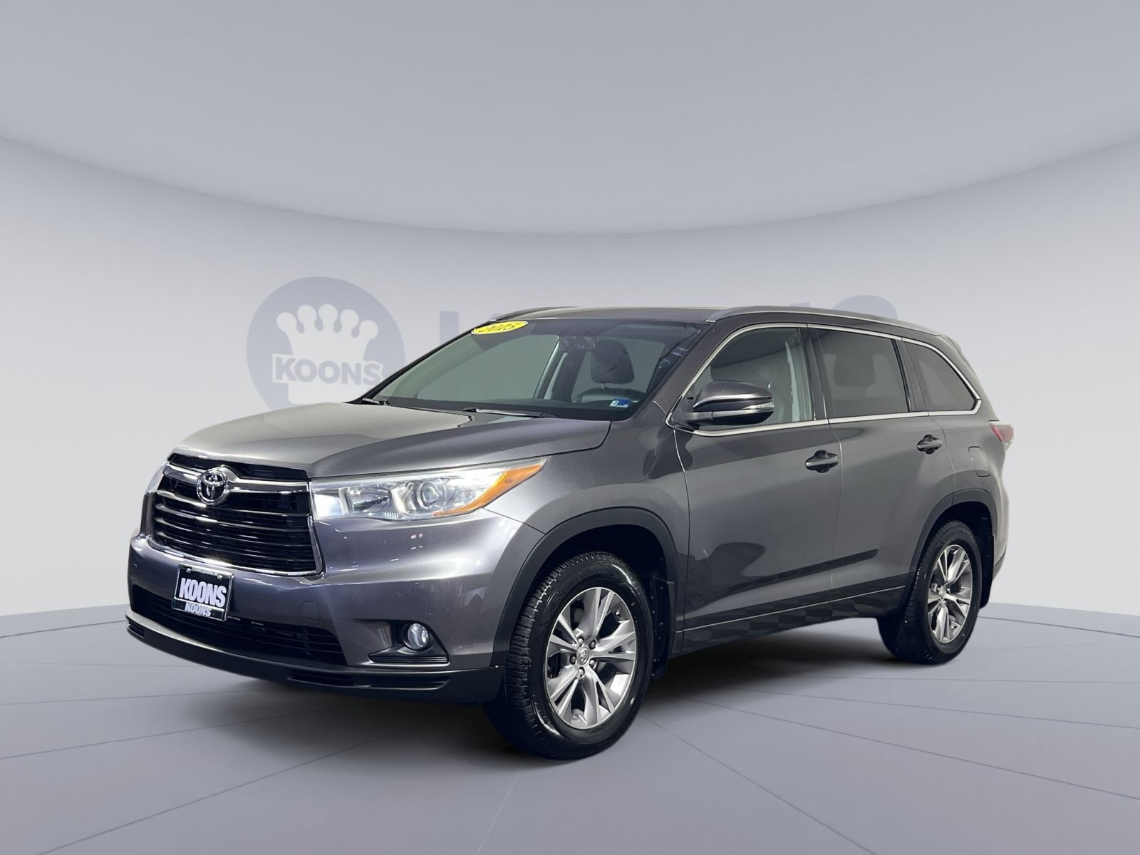 Used 2015 Toyota Highlander XLE AWD/4WD image 1