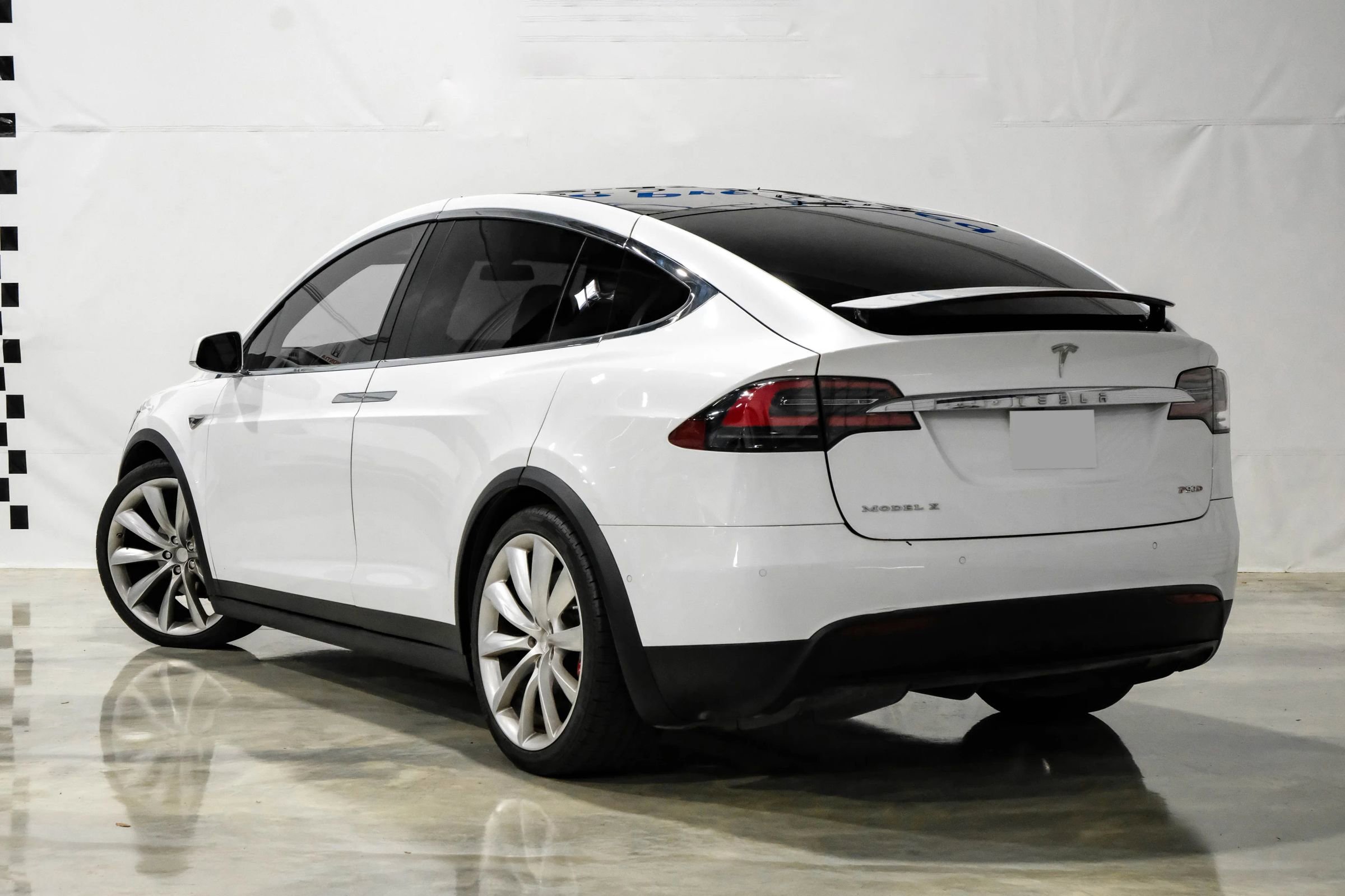 Used 2016 Tesla Model X P90D image 8