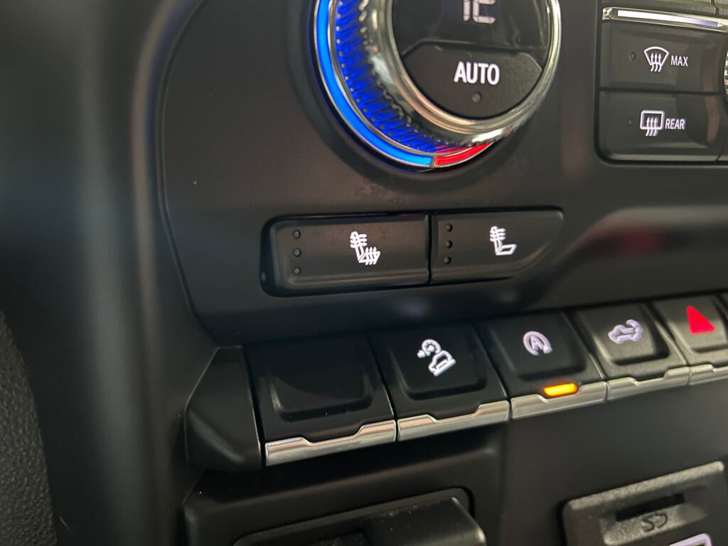 Used 2020 GMC Sierra 1500 SLE w/ SLE Value Package image 11