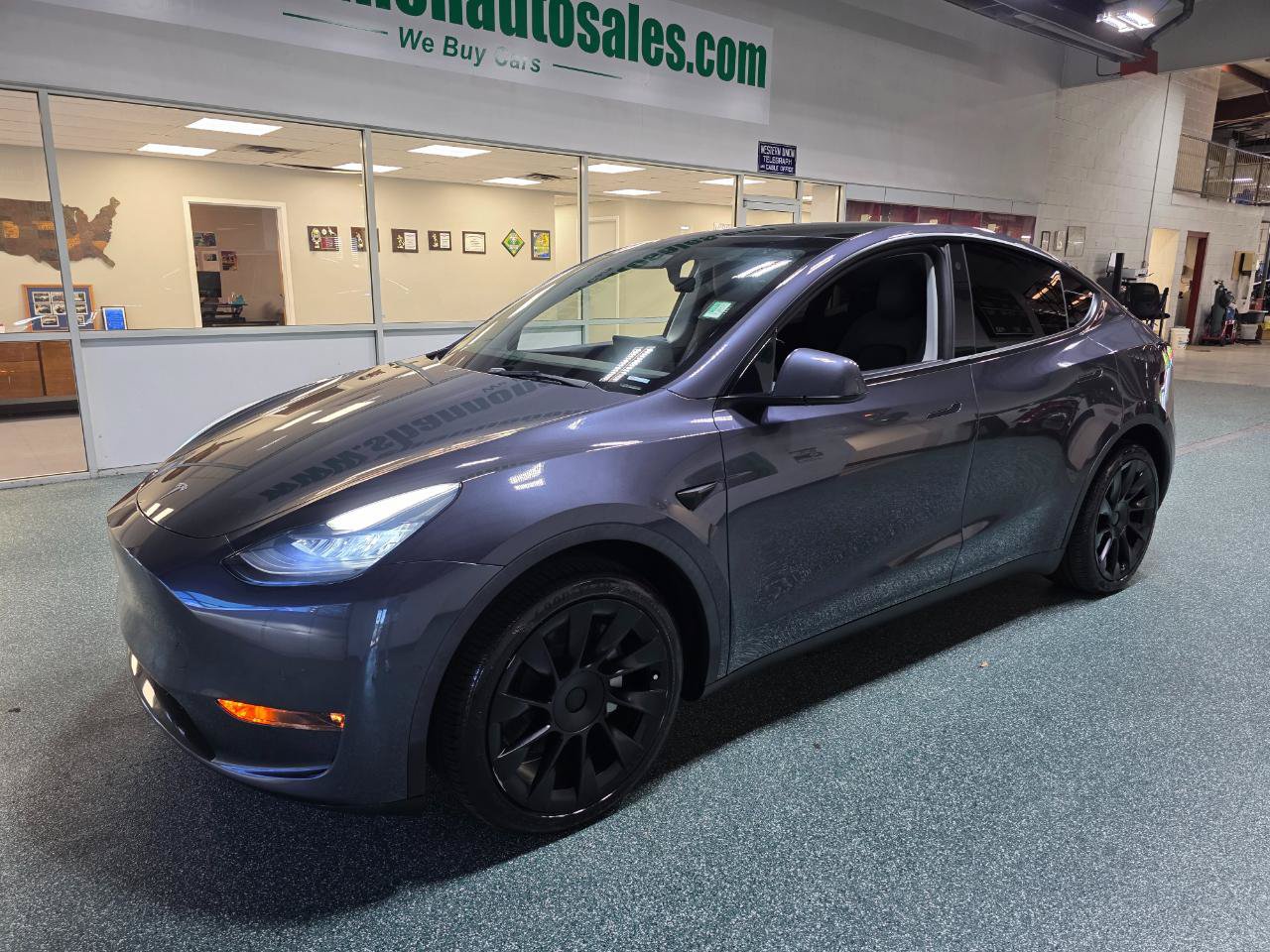Used 2021 Tesla Model Y Long Range AWD/4WD image 2