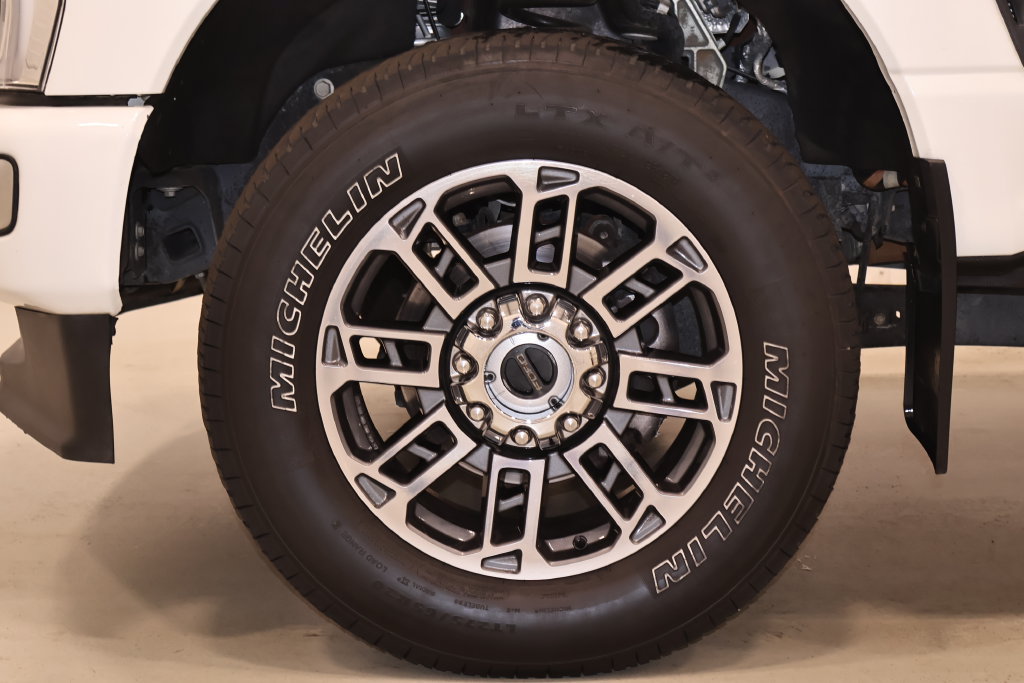 Certified 2025 Ford F350 Platinum w/ Platinum Plus Package AWD/4WD image 53
