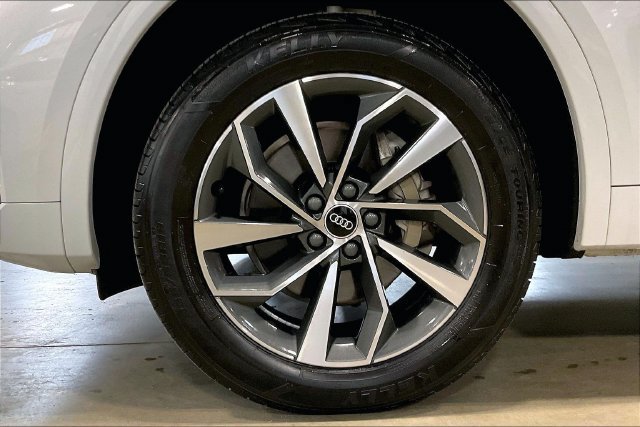 Certified 2024 Audi Q5 2.0T Premium AWD/4WD image 9