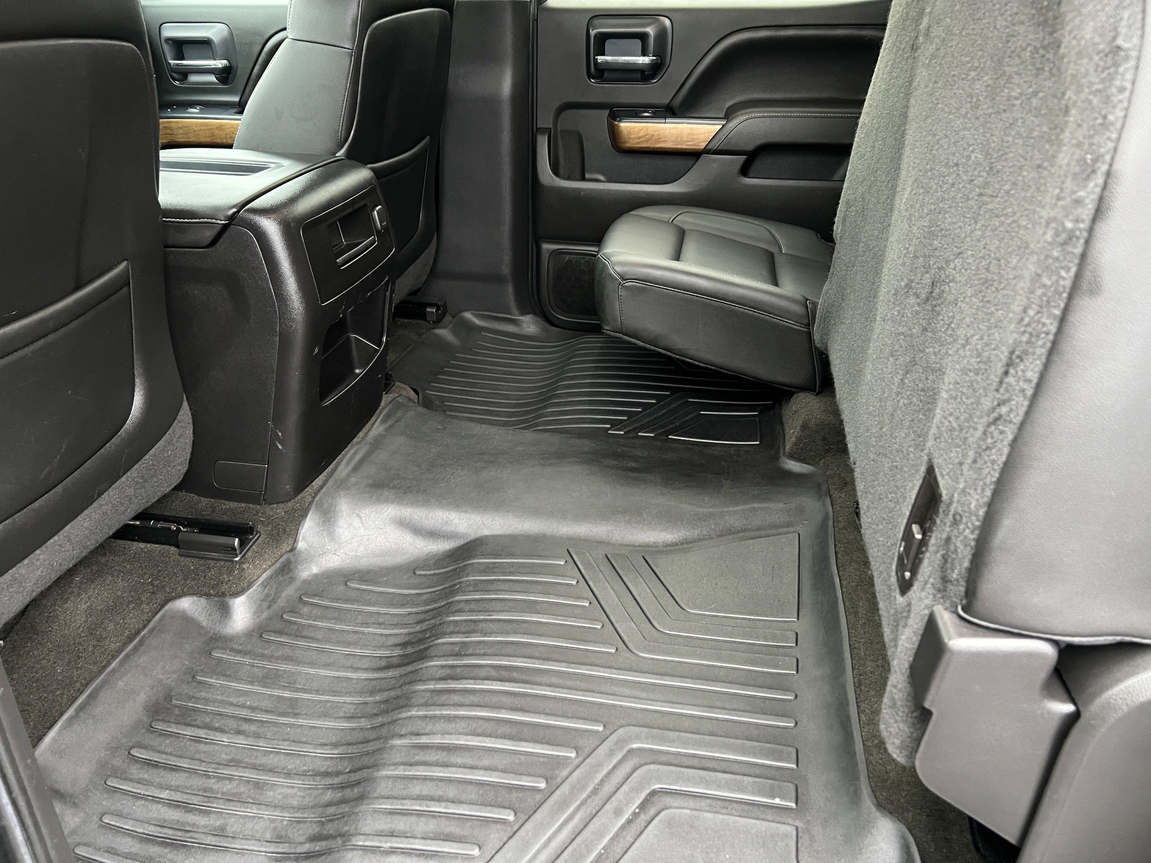 Used 2015 Chevrolet Silverado 1500 LTZ w/ LTZ Plus Package image 17