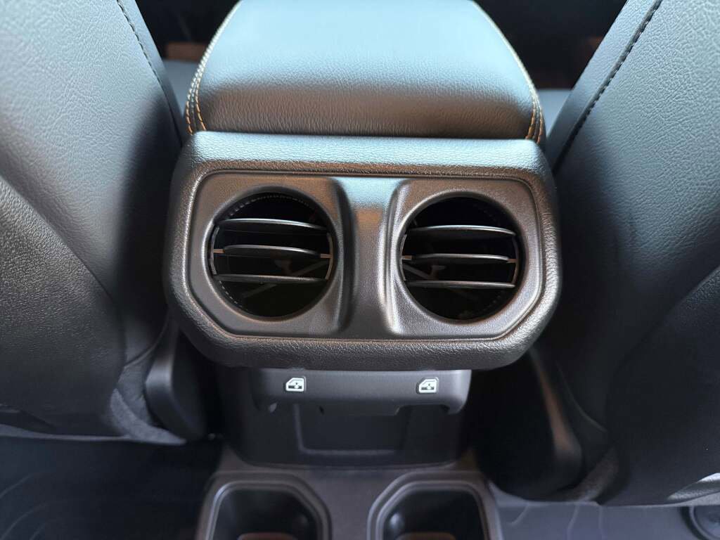 New 2025 Jeep Gladiator Sport image 22