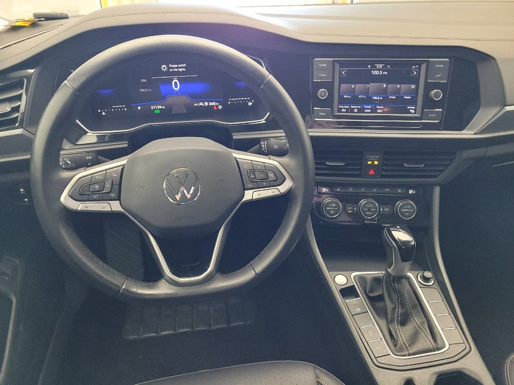 Used 2024 Volkswagen Jetta SE image 22
