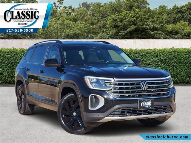 Used 2024 Volkswagen Atlas SE w/ Black Wheel Package