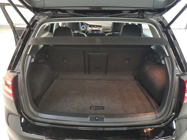 Used 2015 Volkswagen Golf S w/ Lighting Package image 24