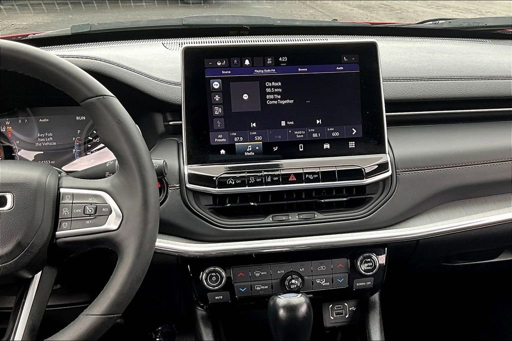 Used 2023 Jeep Compass Limited image 6