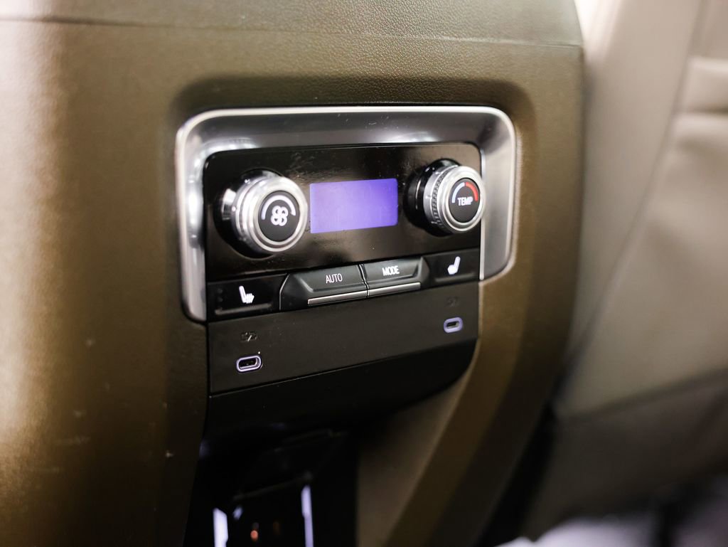 Used 2025 GMC Yukon XL Elevation image 24