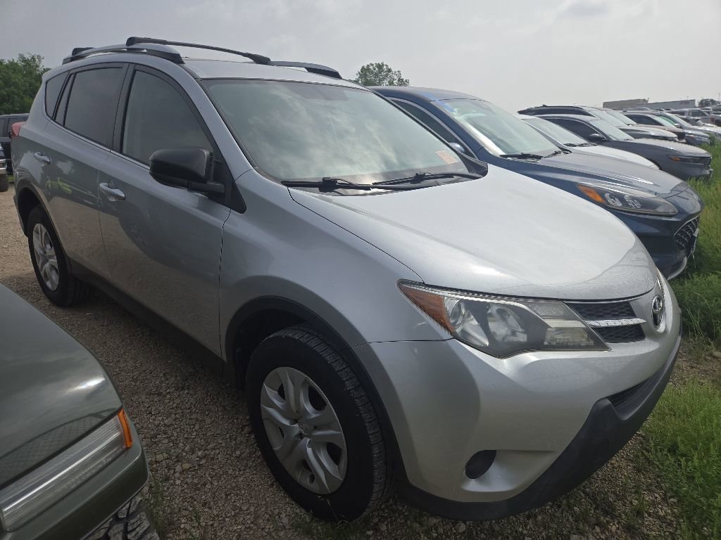 Used 2015 Toyota RAV4 LE FWD image 4