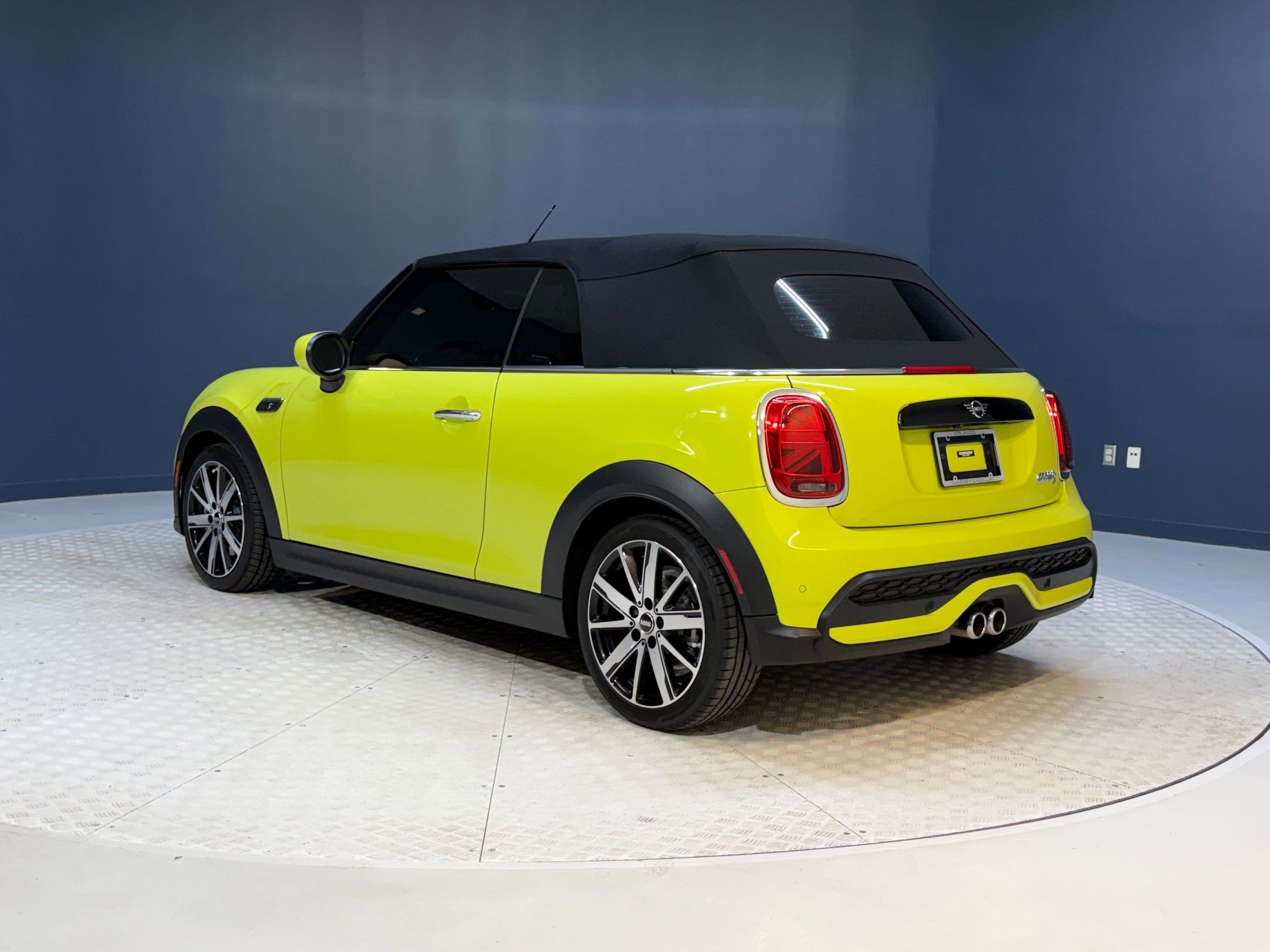 Used 2024 MINI Cooper S w/ Signature Upholstery Package image 3