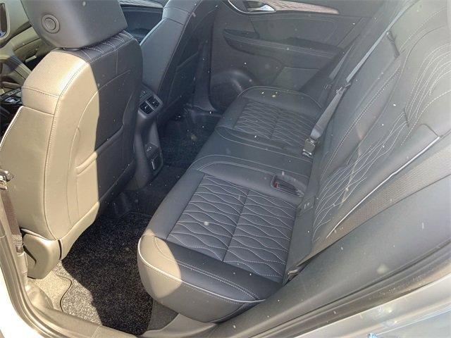 Used 2023 Buick Envision Avenir image 27