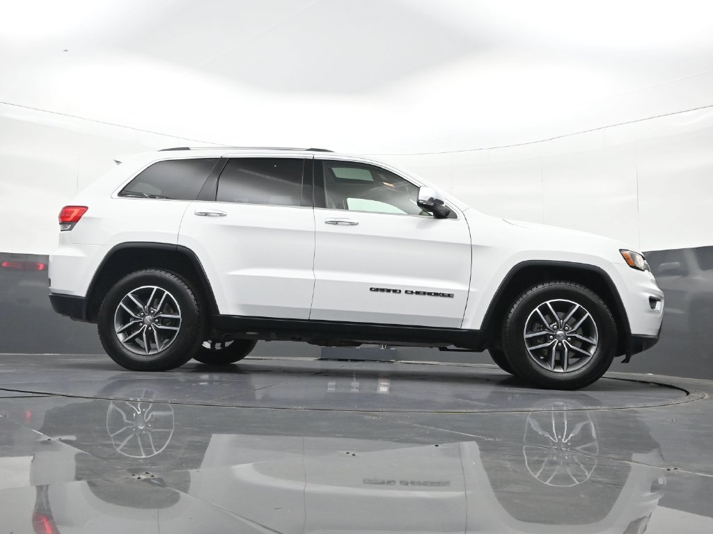 Used 2018 Jeep Grand Cherokee Limited AWD/4WD image 36