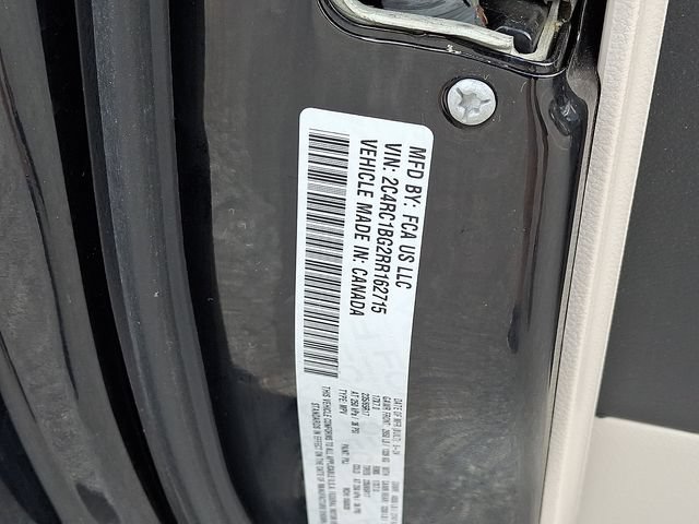Used 2024 Chrysler Pacifica Touring-L FWD image 35