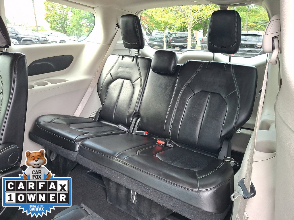 Used 2024 Chrysler Pacifica Touring-L FWD image 10