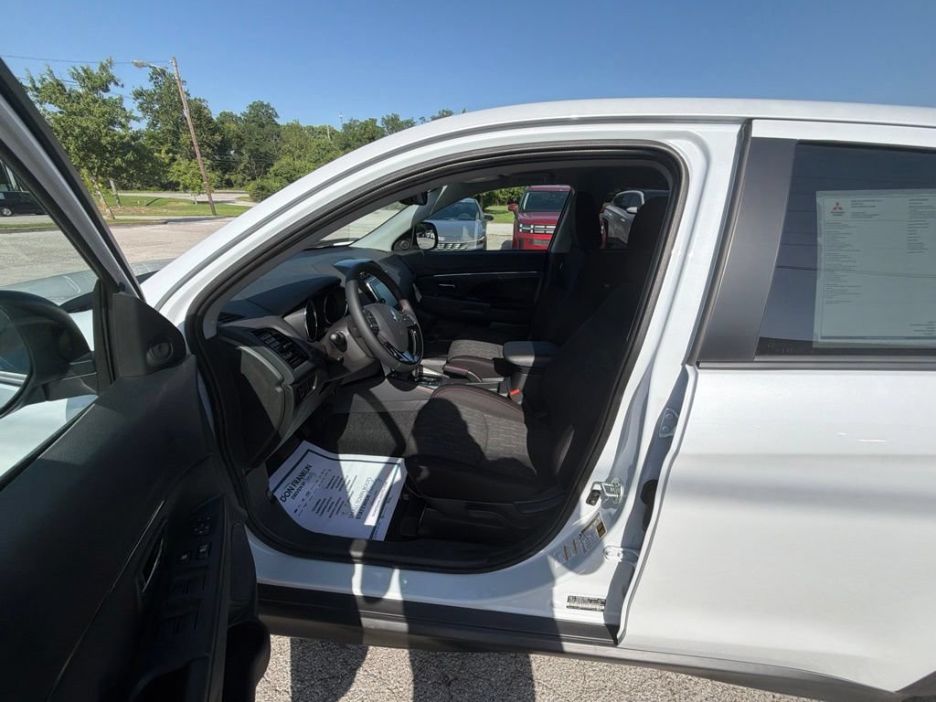 New 2026 Mitsubishi Outlander Sport LE AWD/4WD image 8