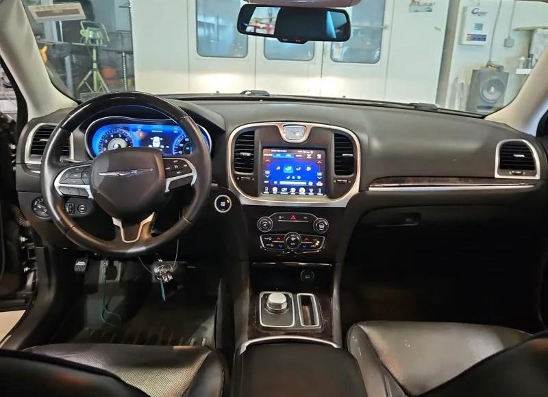 Used 2016 Chrysler 300 C AWD/4WD image 5