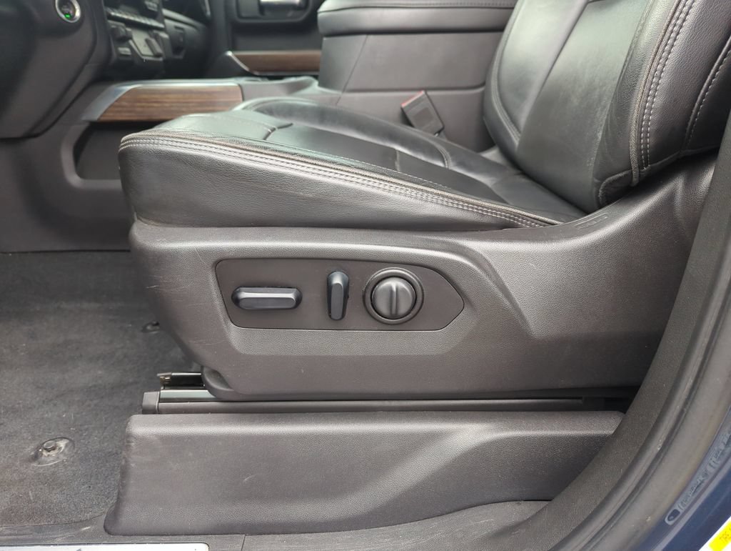 Used 2020 Chevrolet Silverado 1500 High Country w/ Technology Package AWD/4WD image 11