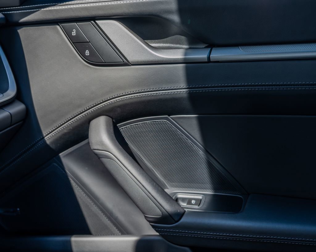 Used 2024 Porsche 911 Carrera S w/ Sport Package image 14