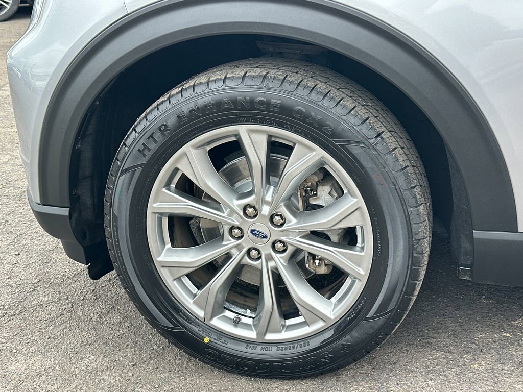 Used 2022 Ford Explorer Limited w/ Equipment Group 301A image 12