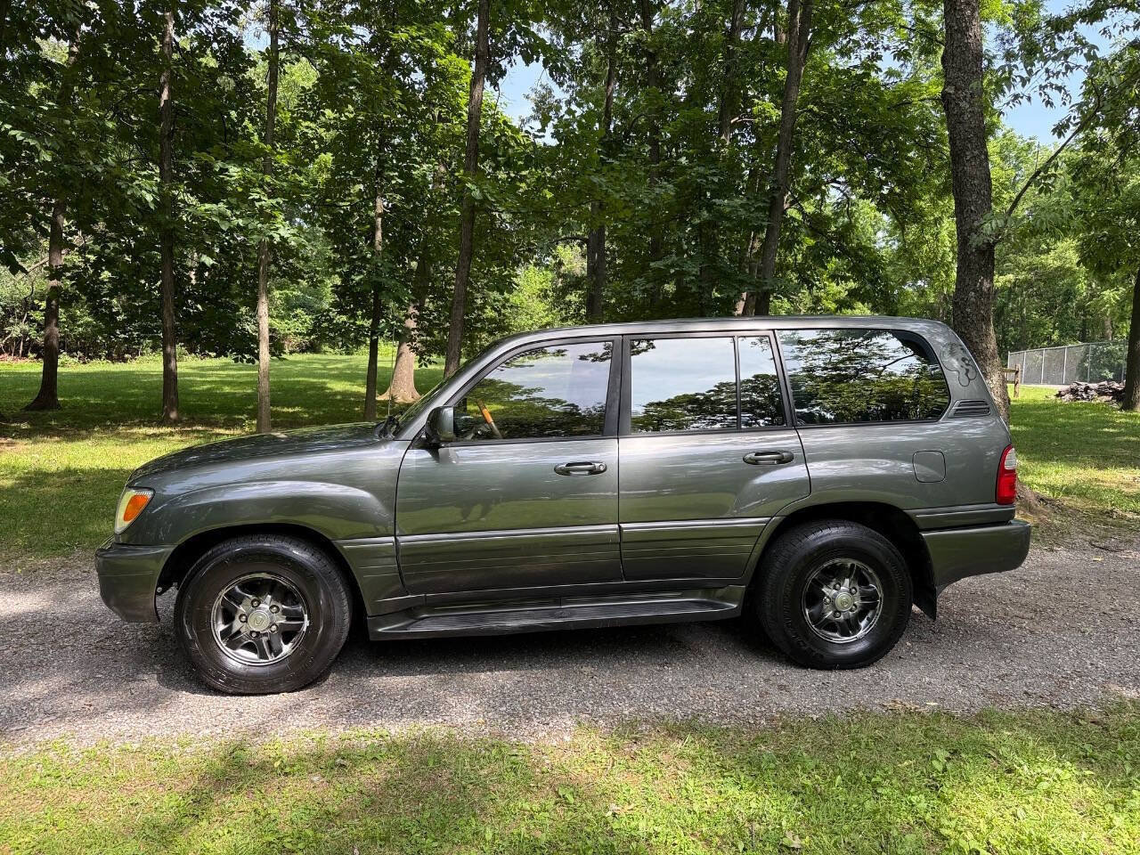 Used 2002 Lexus LX 470 4WD image 2