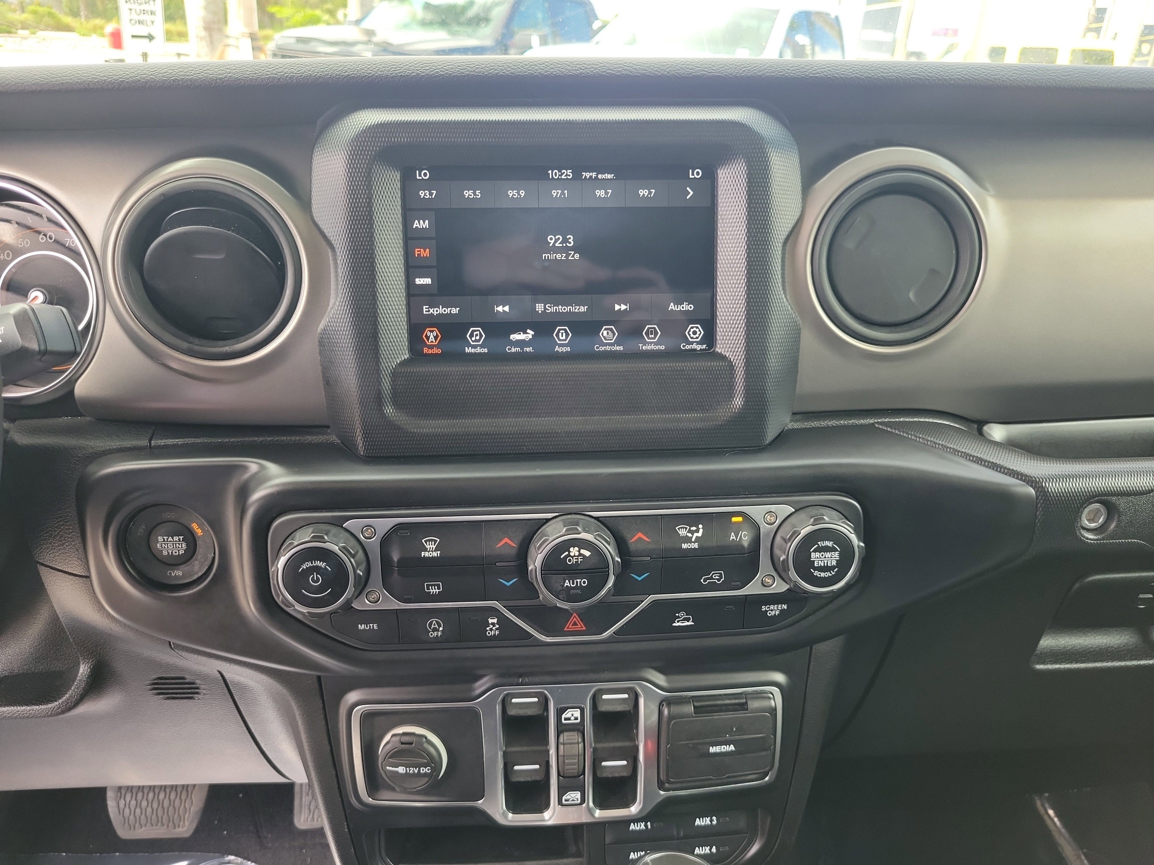 Used 2021 Jeep Gladiator Sport image 19