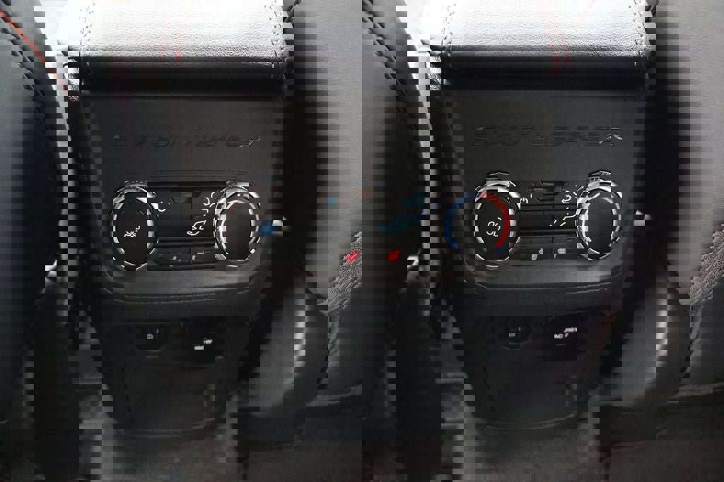 Used 2025 Ford Explorer ST image 15