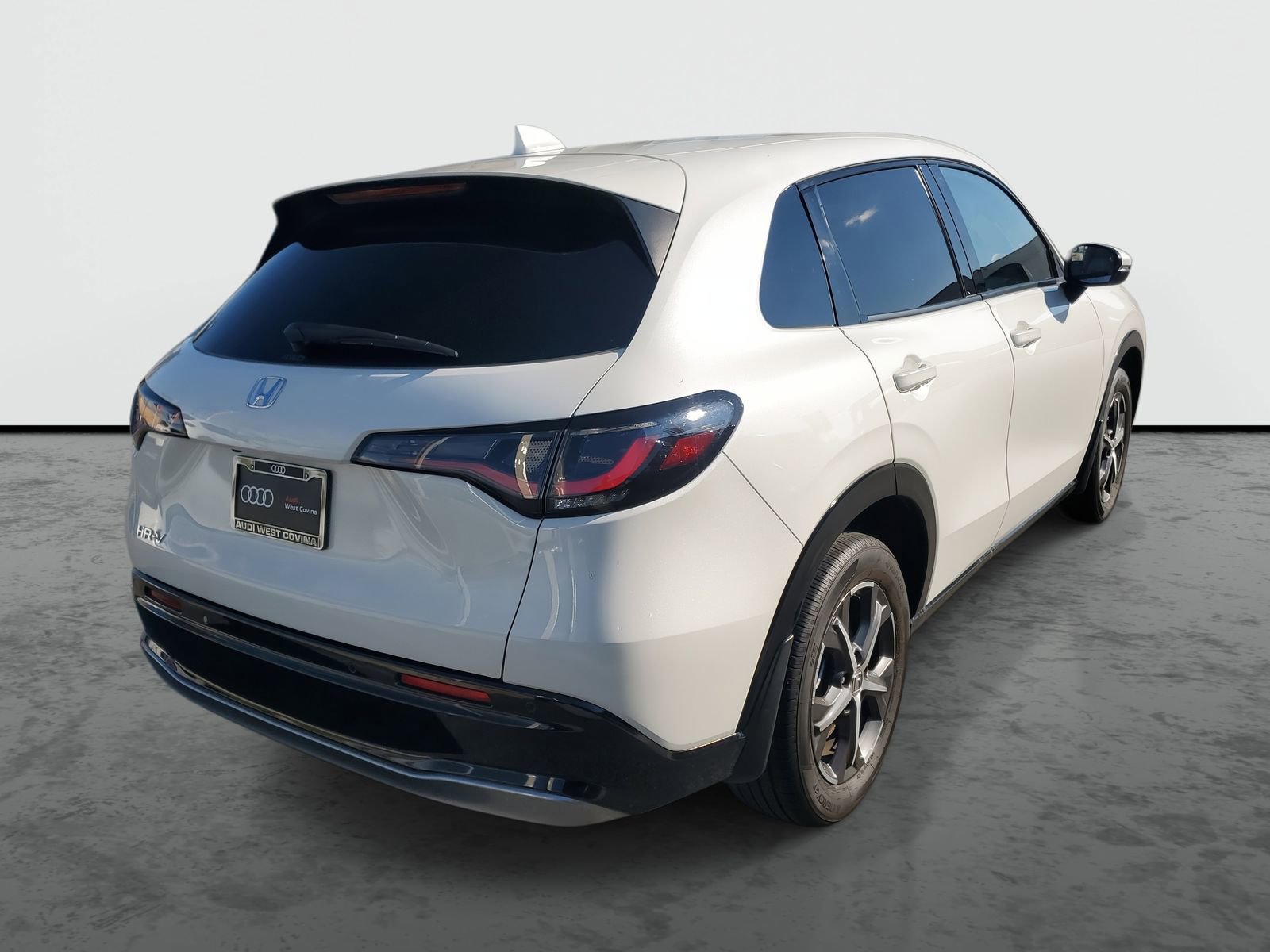 Used 2024 Honda HR-V EX-L image 4