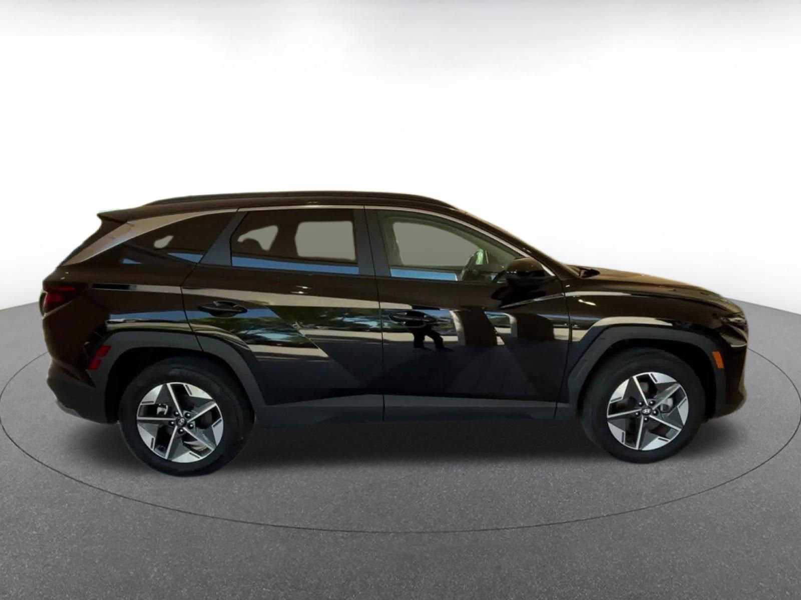 Used 2025 Hyundai Tucson SEL AWD/4WD image 16