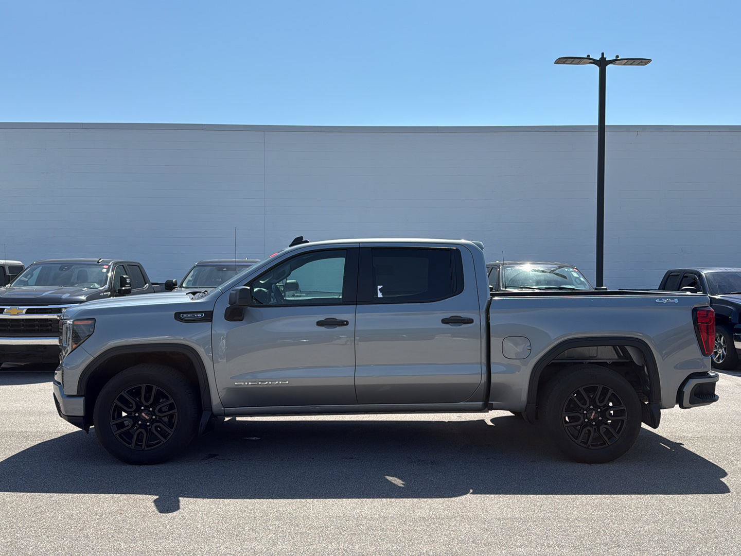 Used 2024 GMC Sierra 1500 Pro w/ Graphite Edition AWD/4WD image 5