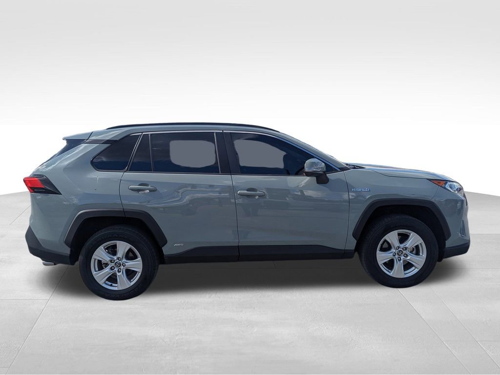 Used 2020 Toyota RAV4 XLE image 2