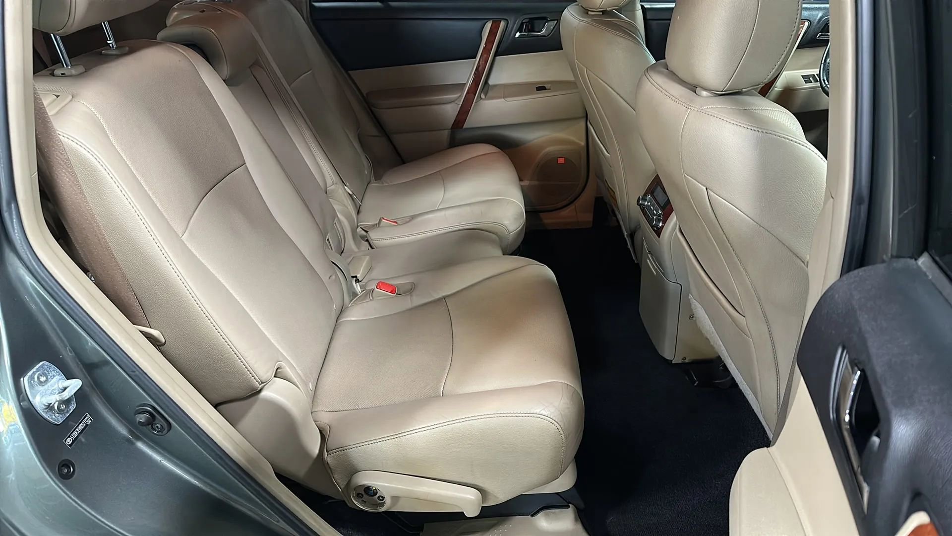 Used 2013 Toyota Highlander Limited image 16